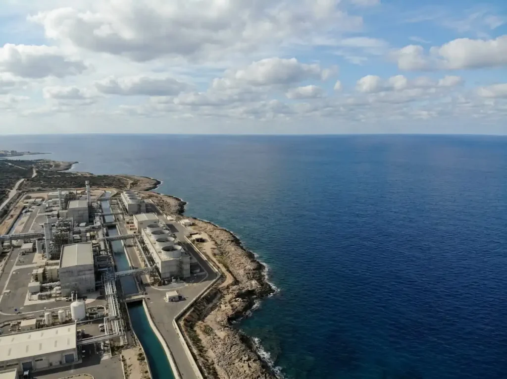 Air Over Oceans: Why AWG is Winning the Battle for Clean Water